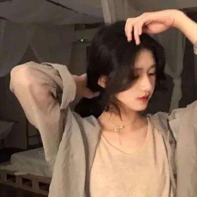 薇薇一笑很倾城